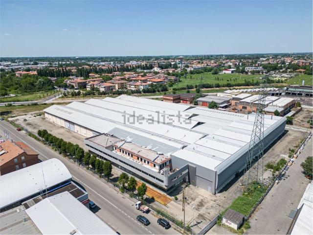 Capannone in vendita di 15000 m² in Via L. Nobili, 340