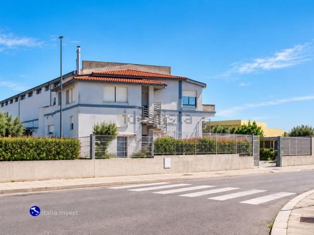 Capannone in vendita di 1500 m² in Via Luigi Pasteur