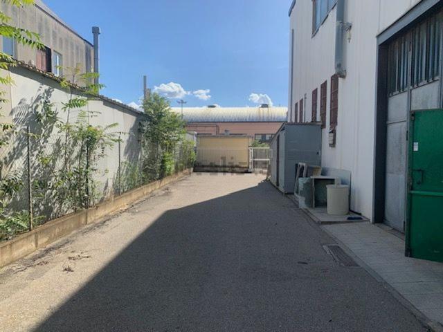 Capannone in vendita di 1500 m² in Via Setteponti