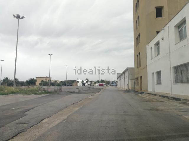 Capannone in vendita di 1501 m² in Via S.S 115