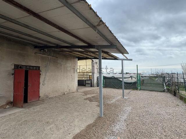 Capannone in vendita di 150 m²