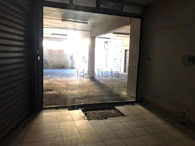 Capannone in vendita di 150 m² in Via Genova, 33