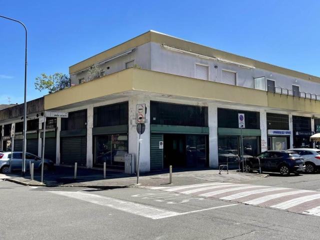 Capannone in vendita di 150 m² in Via dei Mandorli, 10