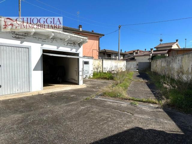Capannone in vendita di 150 m² in Via M. Falier, 14