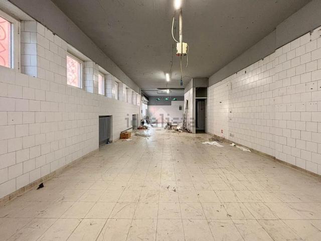 Capannone in vendita di 150 m² in Via Sabotino