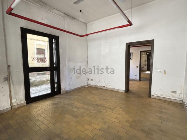 Capannone in vendita di 150 m² in Via Pietro Cossali