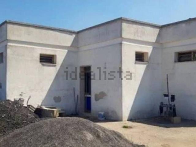 Capannone in vendita di 15164 m² in Via Stazione