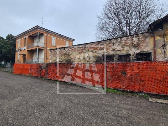 Capannone in vendita di 153 m² in Via Fratelli Cervi, 87