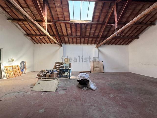 Capannone in vendita di 154 m² in Via Garigliano