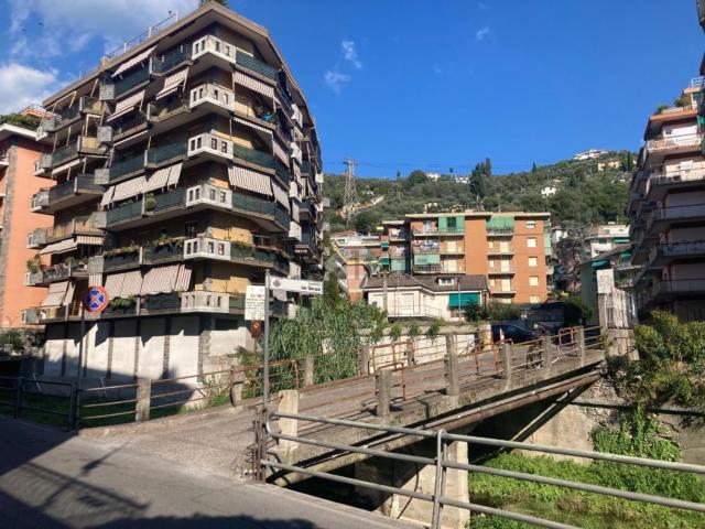 Capannone in vendita di 154 m² in Via Fratelli Betti