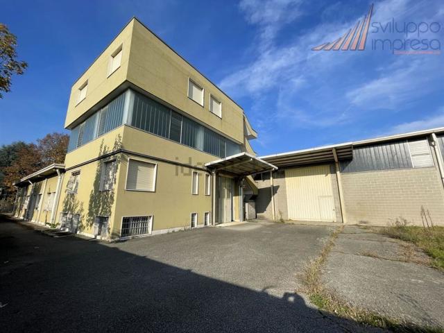Capannone in vendita di 1555 m²