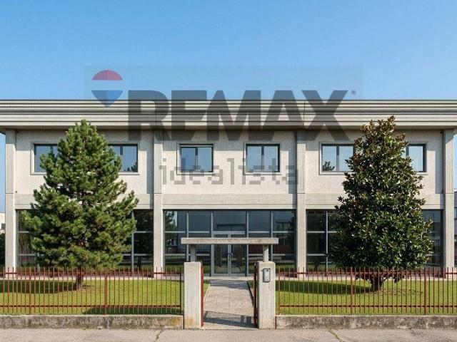Capannone in vendita di 1563 m² in Via Colombare di Castiglione