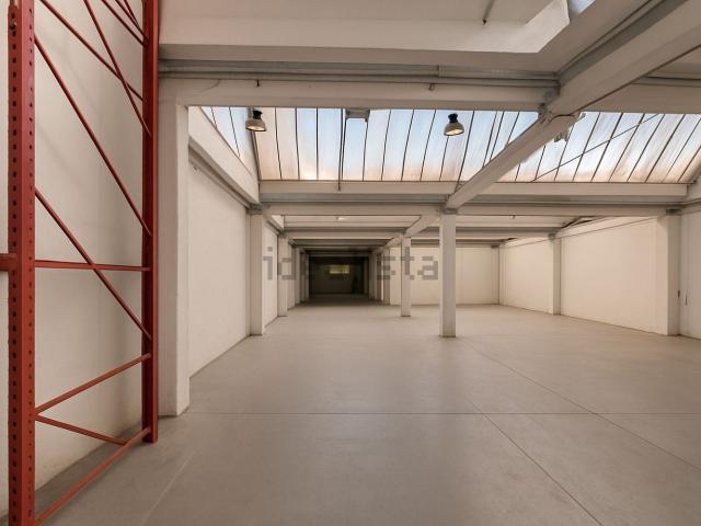 Capannone in vendita di 1570 m² in Via Giuseppe Verdi, 6