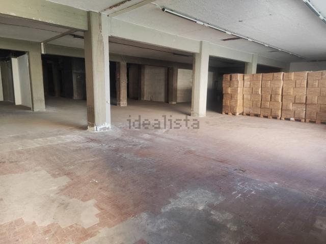 Capannone in vendita di 1585 m² in Via Pietro Novelli