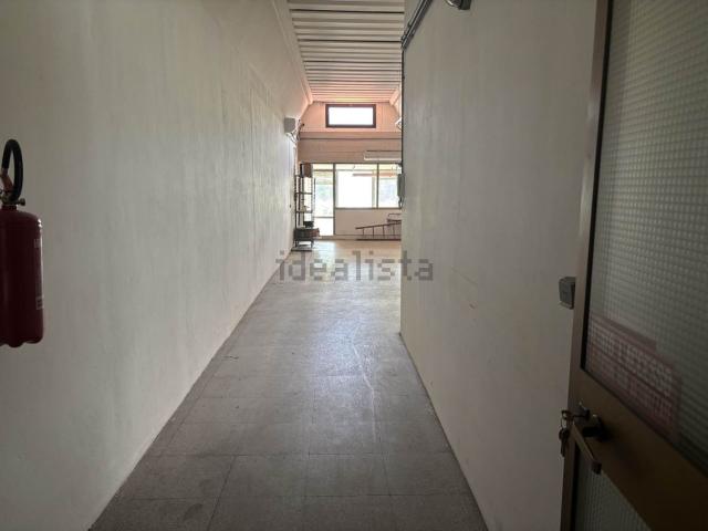 Capannone in vendita di 158 m² in Via Forlivese