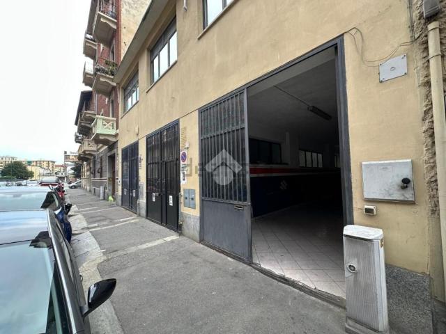Capannone in vendita di 160 m² in Via Serrano, 14