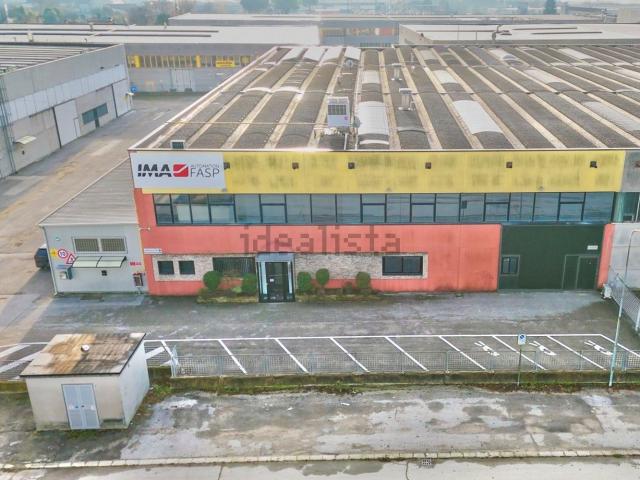 Capannone in vendita di 1610 m²