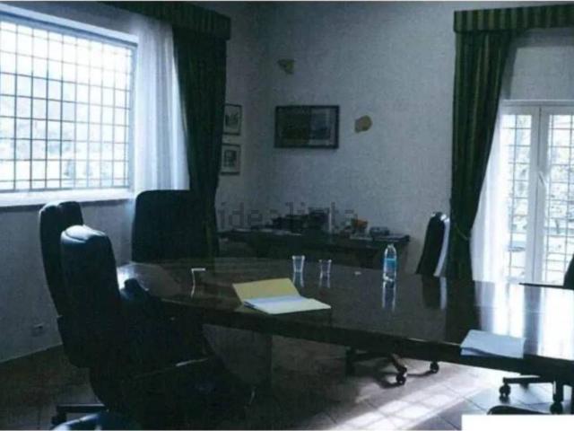 Capannone in vendita di 1610 m² in Località Le Campora