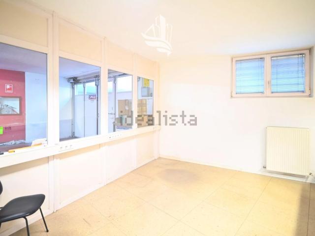 Capannone in vendita di 162 m² in Via Fago