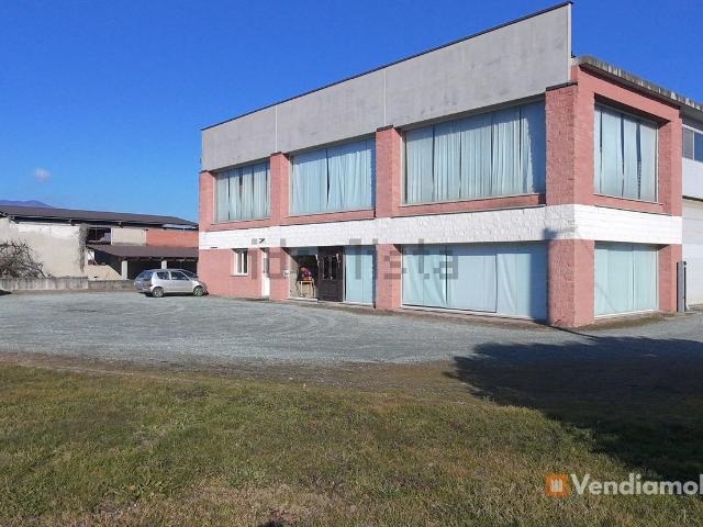 Capannone in vendita di 1640 m² in Via Saluzzo, 30
