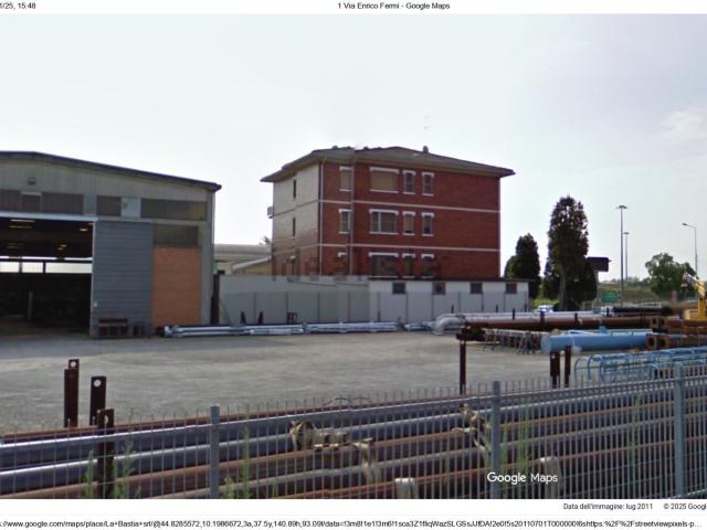 Capannone in vendita di 1650 m² in Via Emilia, 69