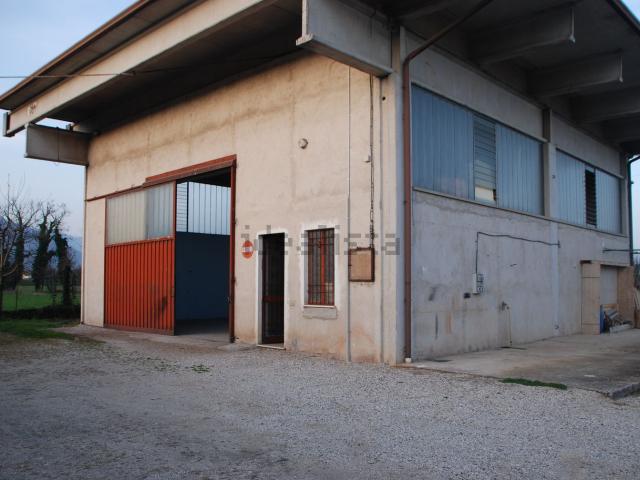 Capannone in vendita di 165 m²