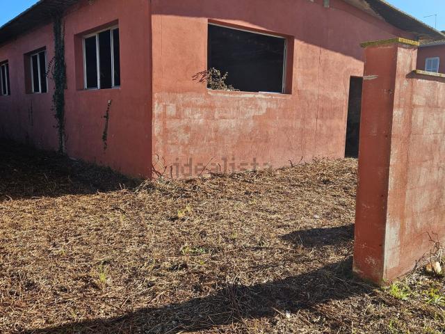 Capannone in vendita di 165 m² in Via della Muratella