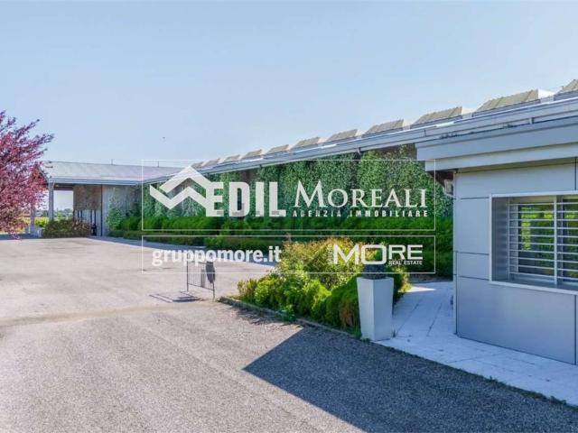 Capannone in vendita di 1700 m²