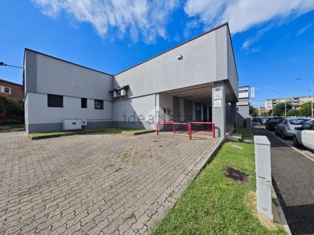 Capannone in vendita di 170 m² in Piazza 8 Marzo, 24