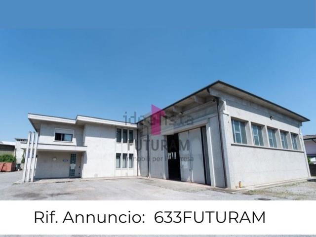 Capannone in vendita di 1714 m² in Via F. Beggiato, 43