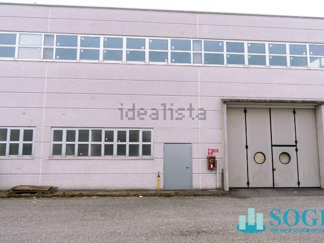 Capannone in vendita di 1712 m² in Via Augusto Erba, 33