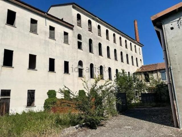 Capannone in vendita di 17500 m² in Via Roma, 5