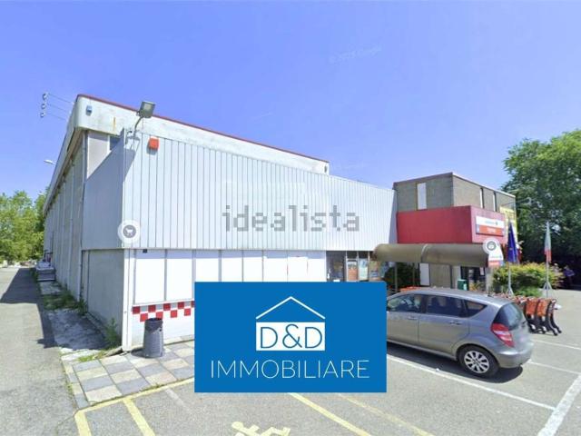 Capannone in vendita di 1809 m² in Via Roma, 63