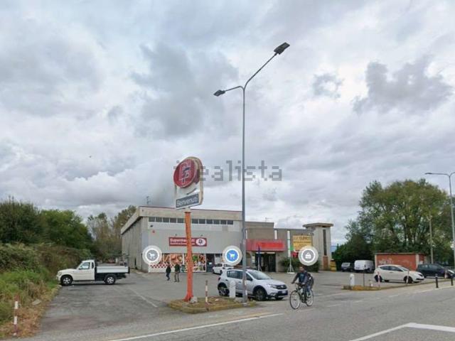 Capannone in vendita di 1809 m² in Via Roma, 63