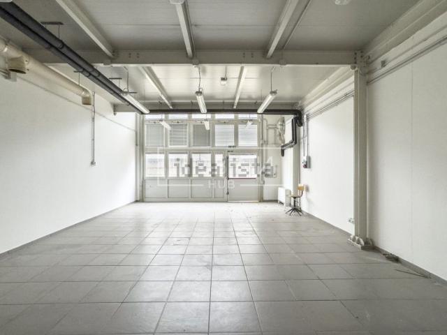 Capannone in vendita di 1800 m²