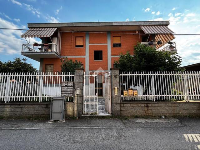 Capannone in vendita di 180 m² in Via Refrancore, 97