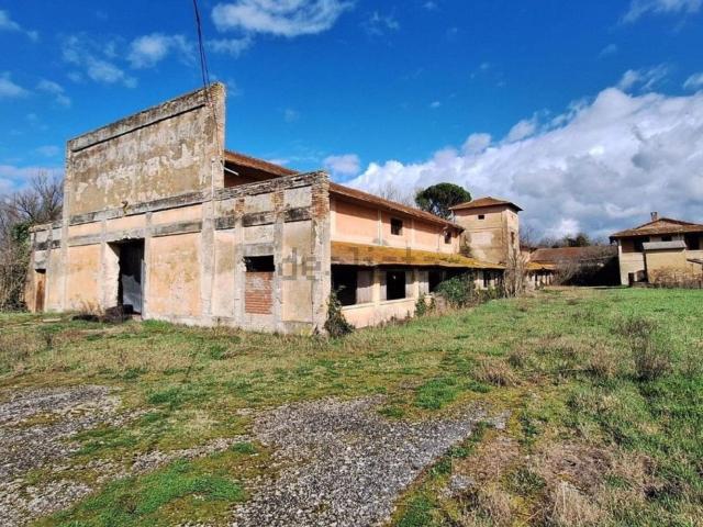 Capannone in vendita di 1819 m² in Via Pian dei Molini, 5