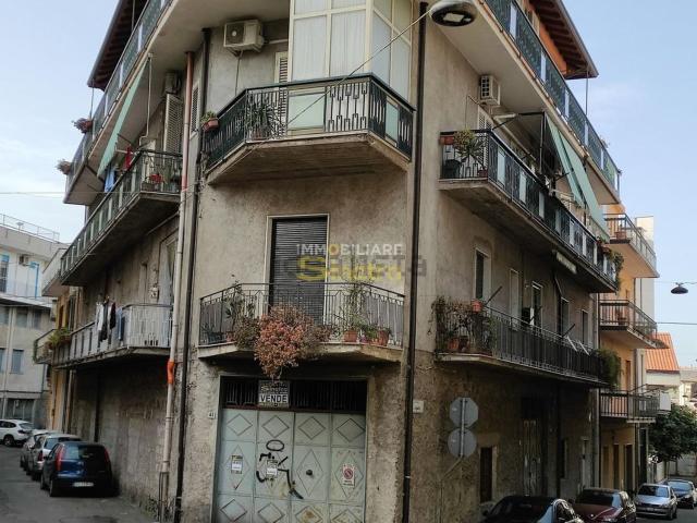 Capannone in vendita di 185 m² in Via Liguria