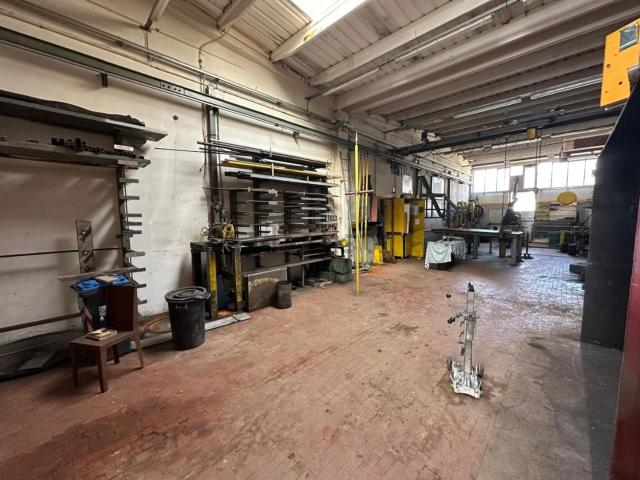 Capannone in vendita di 185 m² in Via Virginio