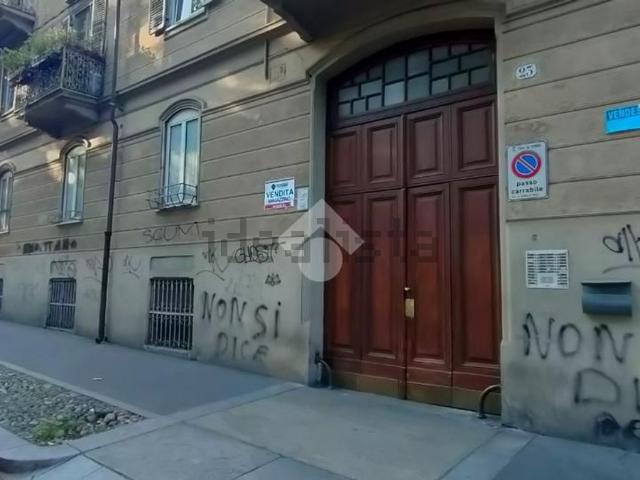 Capannone in vendita di 185 m² in Corso Novara, 23