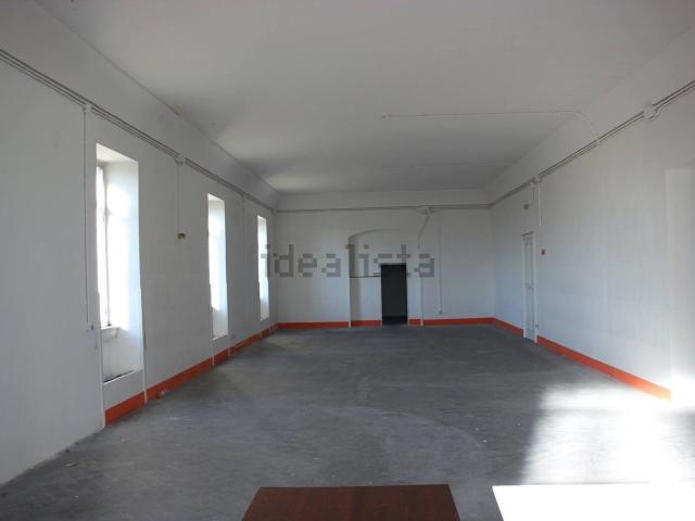 Capannone in vendita di 190 m² in Via Enzo Ferrari