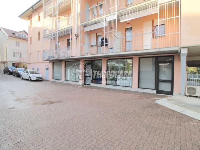 Capannone in vendita di 191 m² in Via di Gherbiana, 2