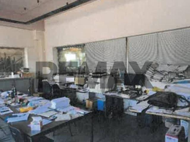 Capannone in vendita di 1950 m² in Via Verbano, 154