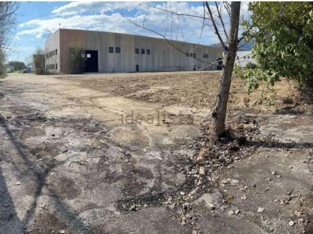 Capannone in vendita di 1976 m² in Via Giuseppe Verdi