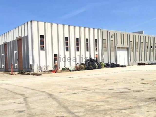 Capannone in vendita di 1980 m² in Via delle Miniere, 37