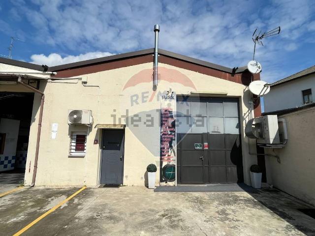 Capannone in vendita di 199 m² in Via Camillo Benso Conte di Cavour, 6
