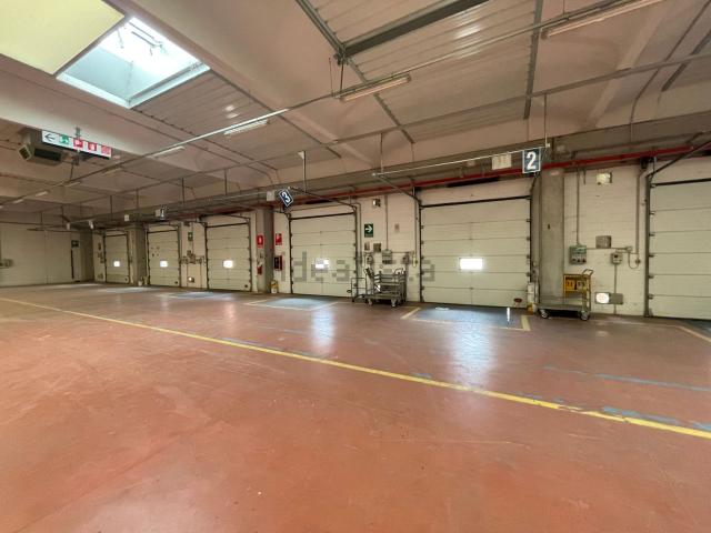 Capannone in vendita di 20000 m² in Via Don Francesco Mazzocchi