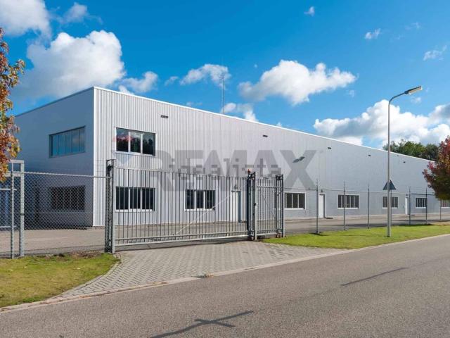 Capannone in vendita di 2000 m²