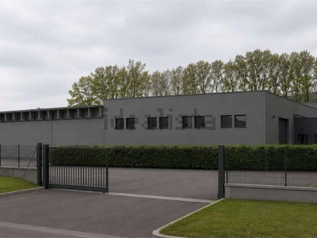 Capannone in vendita di 2000 m²