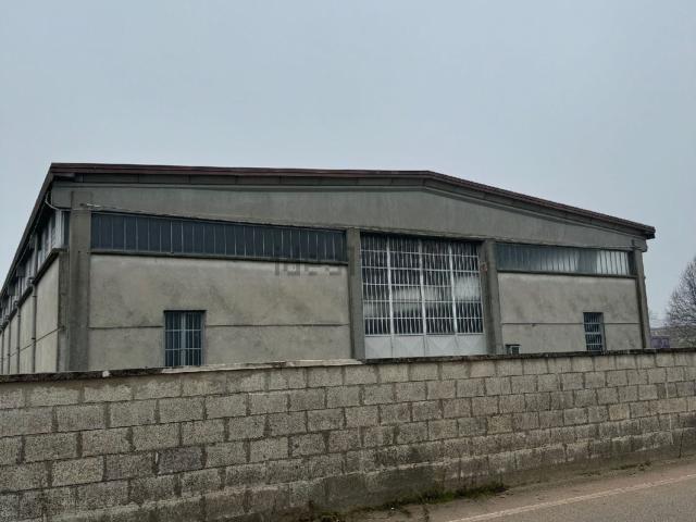 Capannone in vendita di 2000 m²